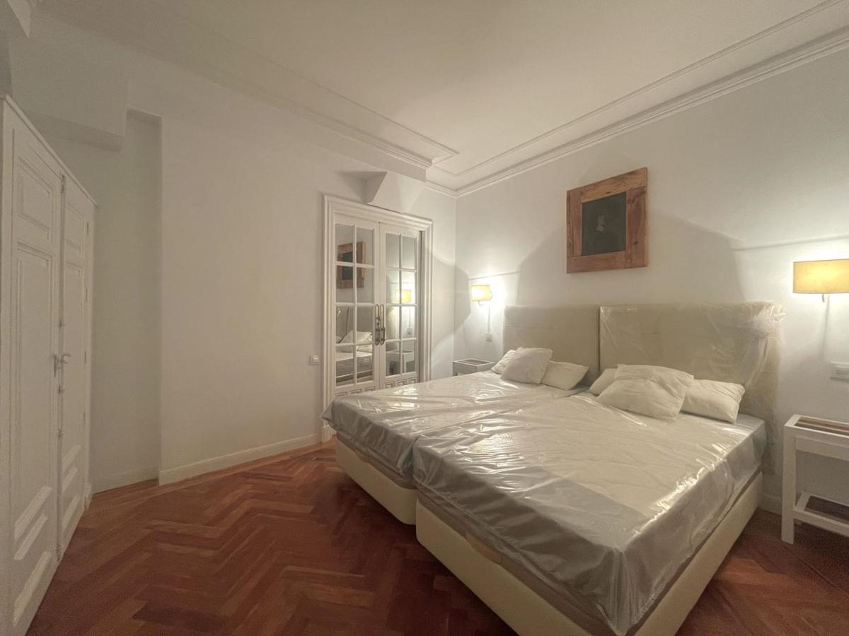 Apartamentos Alcala Madrid Exteriör bild