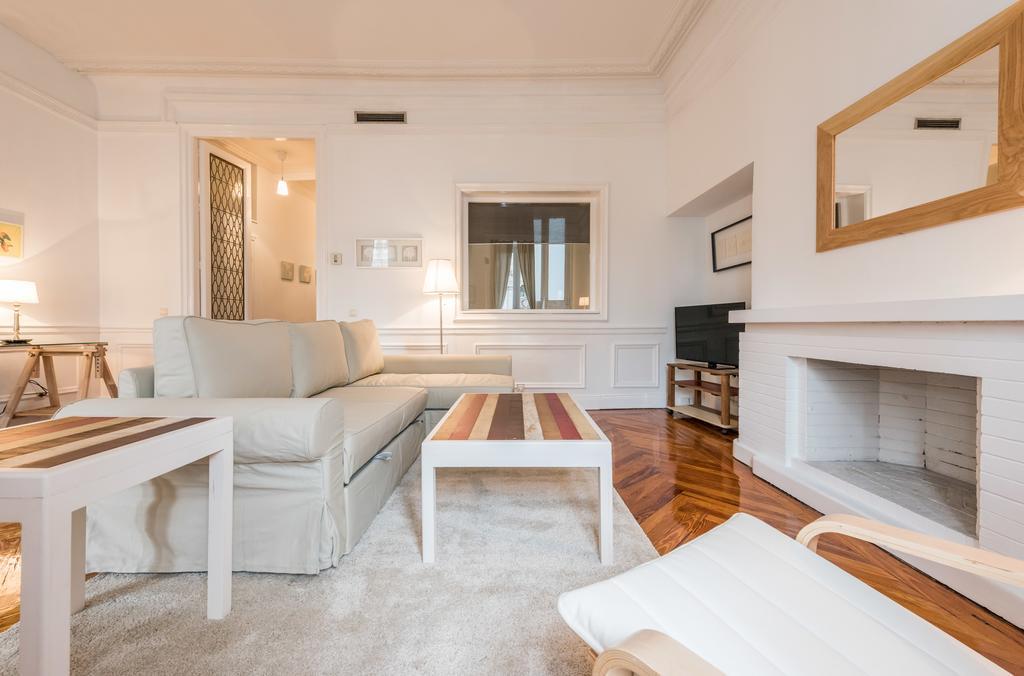 Apartamentos Alcala Madrid Exteriör bild