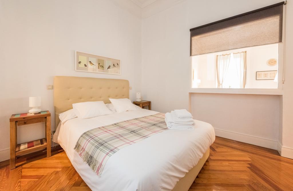 Apartamentos Alcala Madrid Exteriör bild