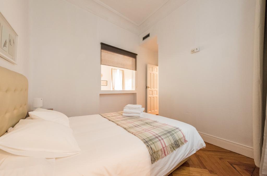 Apartamentos Alcala Madrid Exteriör bild